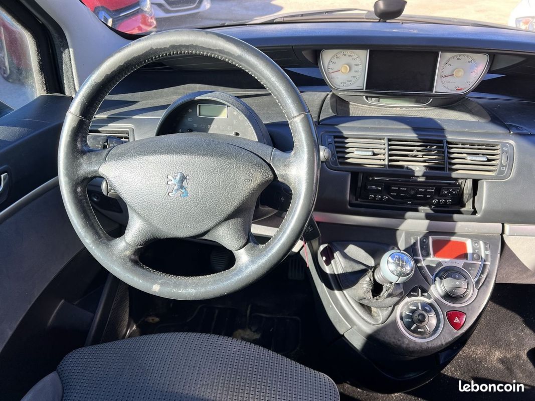 Peugeot 807 2.0 HDI136 FAP FAMILY (image 16)