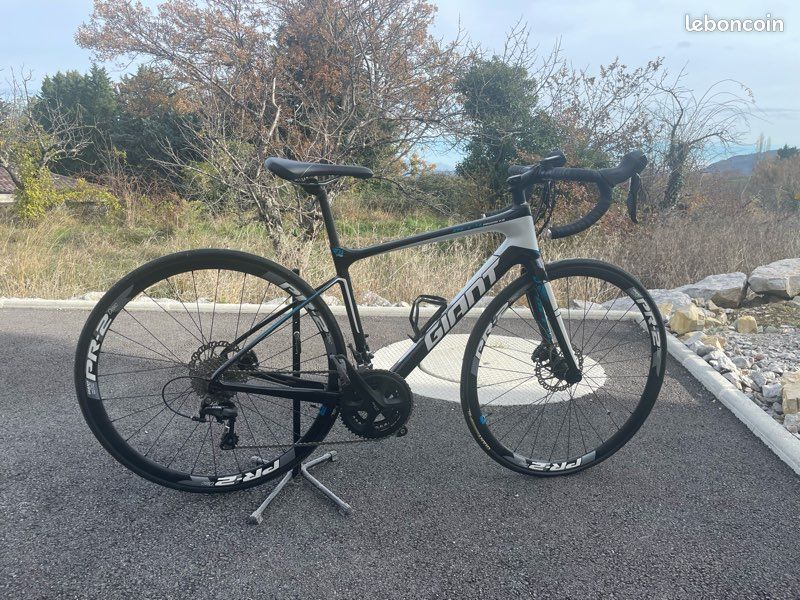 Giant DEFY ADVANCED 2-HRD S femme Vélos