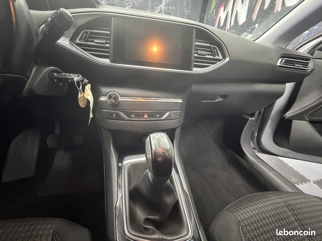 Peugeot 308 ii 1.6 blue hdi 100 access 2017 (image 15)