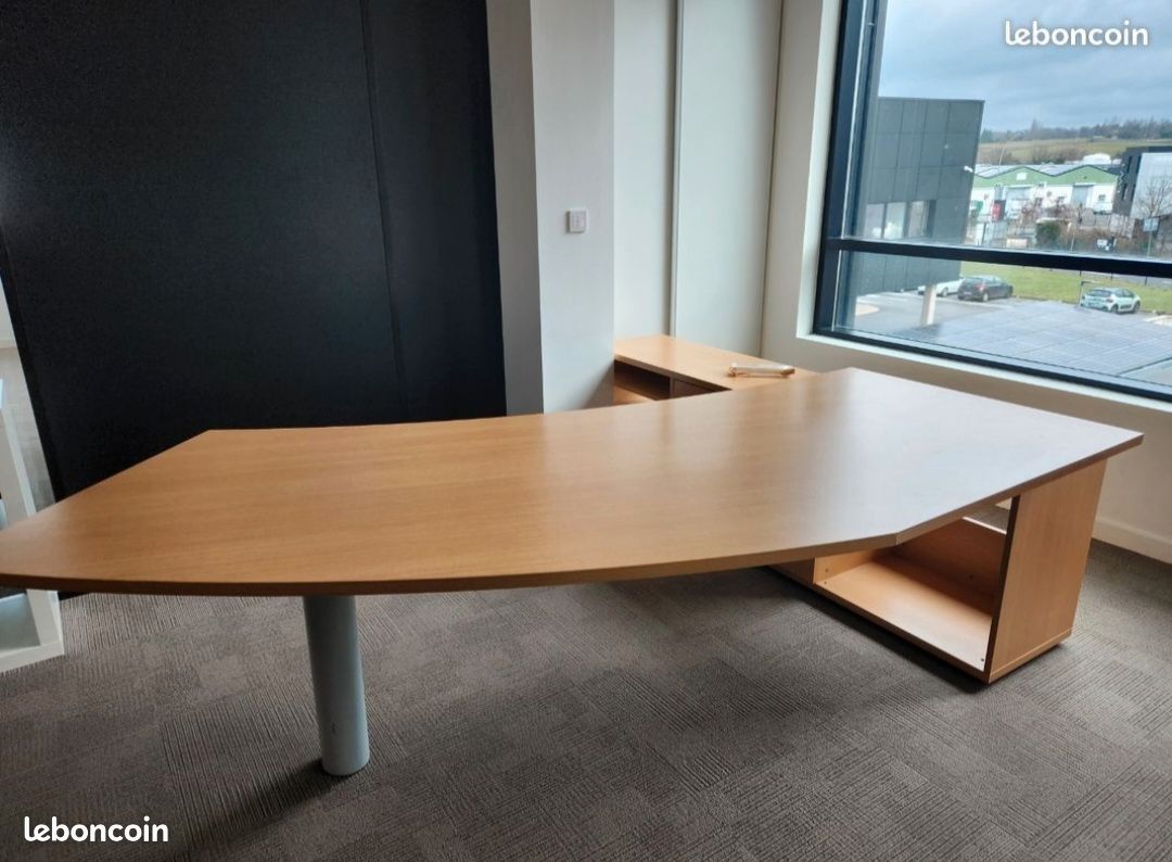 Bureaux d'angle arrondis (image 1)