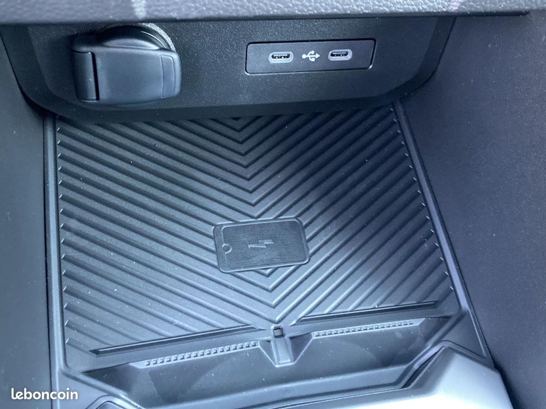 DACIA DUSTER 1.2 mild hybrid 140 journey (image 20)