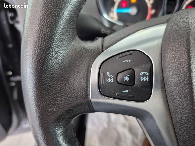Ford Tourneo Courier 1.0E 100ch Titanium (image 23)