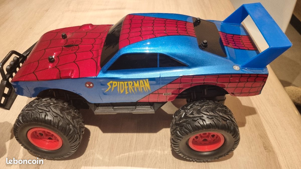 Voiture télécommandée SPIDERMAN (image 1)