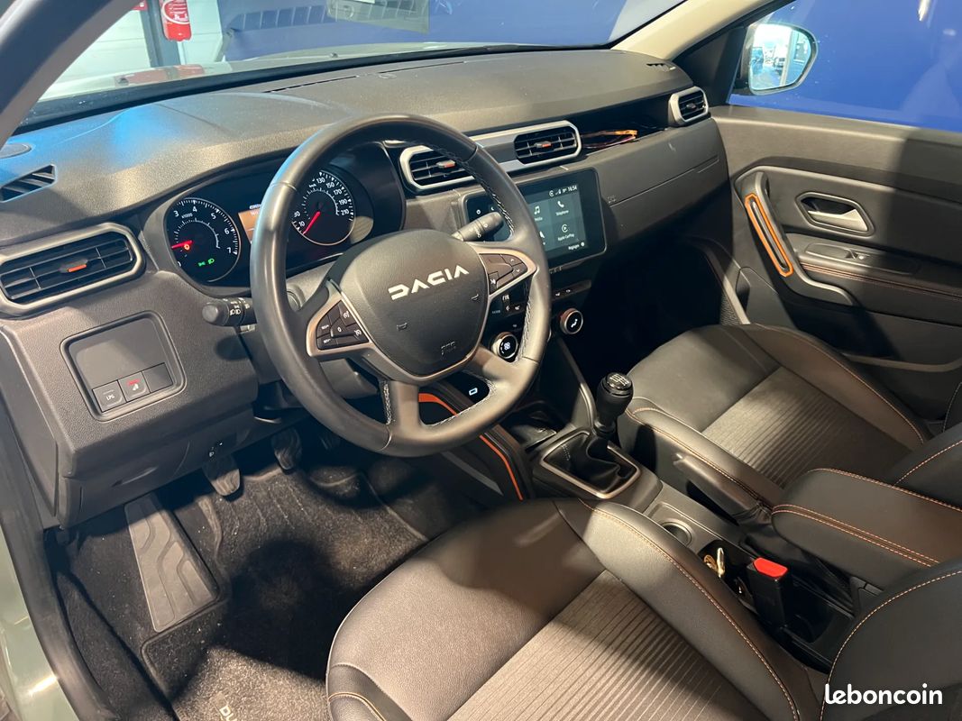 DACIA DUSTER 1.0 ECO-G 100 EXTREME – 2023 – MANUELLE – 46 000 km – CARPLAY – SIEGES CHAUFFANTS – 1ERE MAIN - SUIVI COMPLET DACIA (image 6)