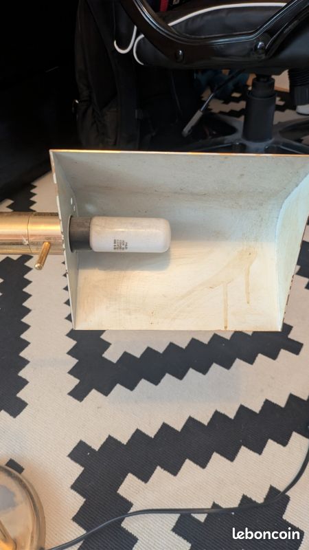 Lampe de bureau doree (image 5)