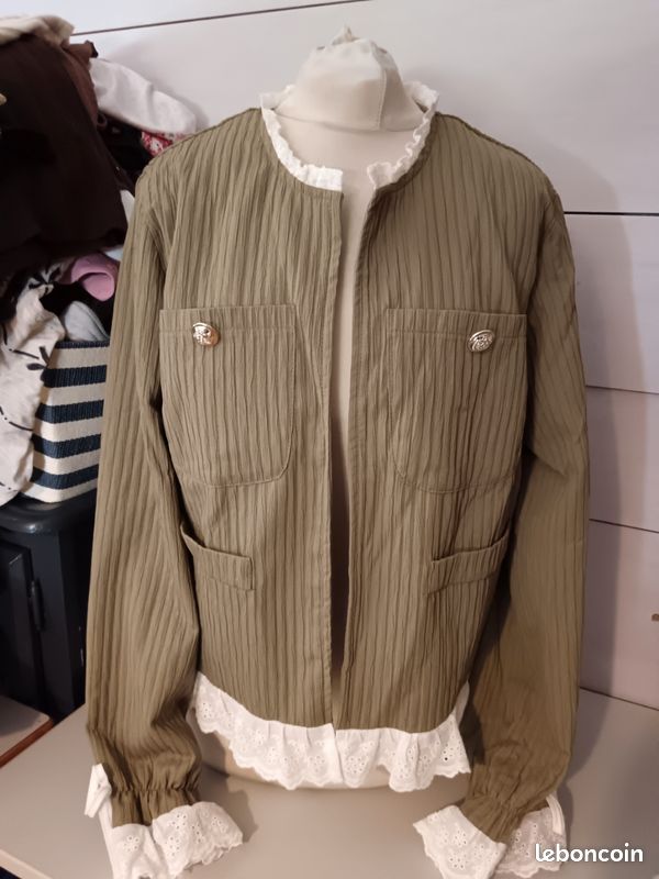 Veste kaki avec dentelle (image 1)