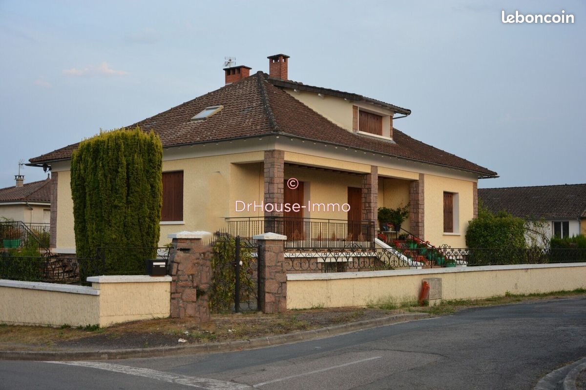 Maison 7 pièces 157 m² · à Saint-Junien · 157 m² · 81 000 €