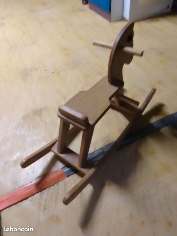 Cheval à bascule (image 3)