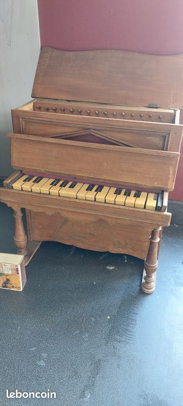 Ancien Jouet Poupée - Piano à Queue Décor Fleuri En Bois, Vintage