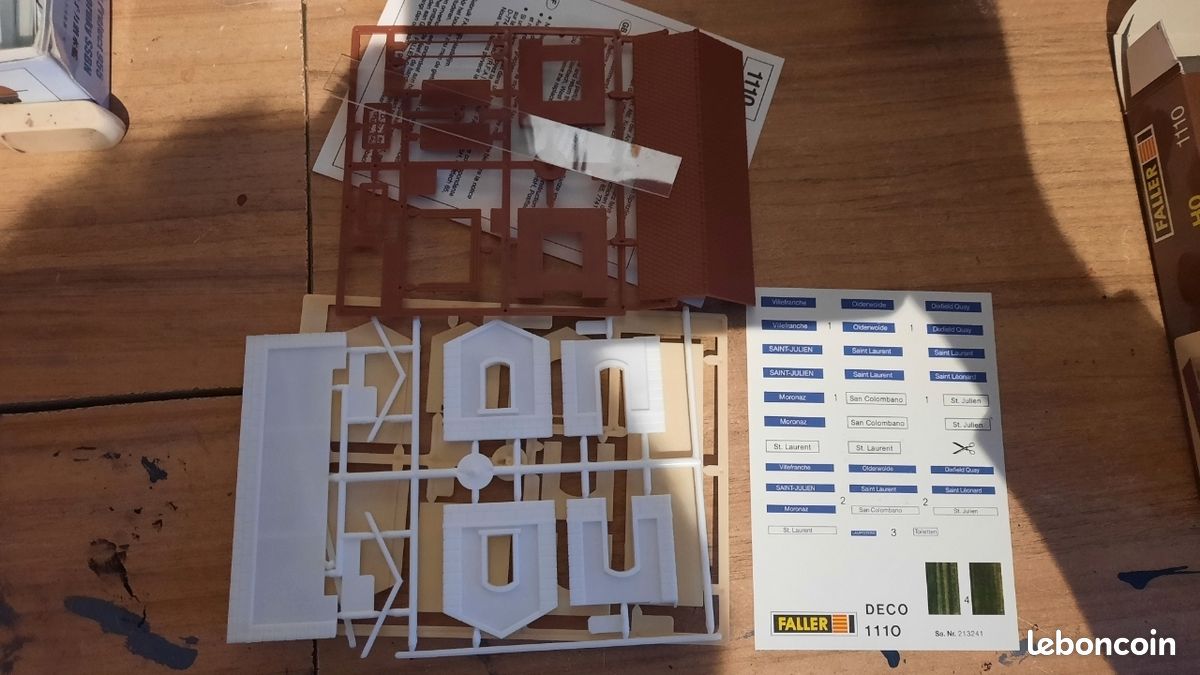 Faller 1110 – Abri De Quai Gare Saint-Julien PLM – Kit HO (1/87)