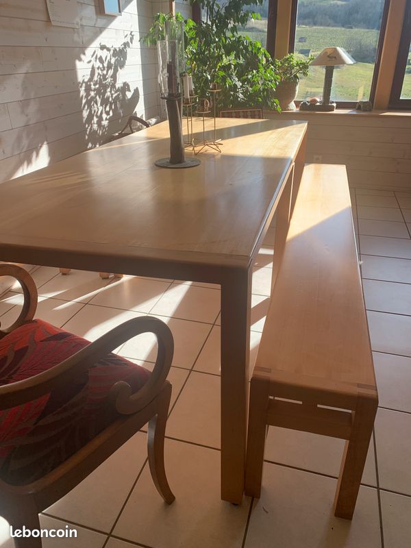 Table et bancs en bois massif (image 2)