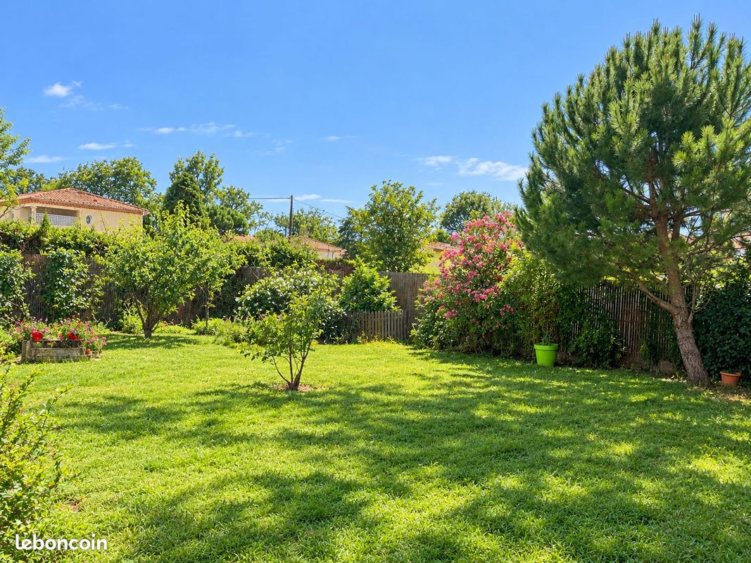 Terrain à bâtir de 620 m² à SAINT-MEDARD-EN-JALLES (33) · à Saint-Médard-en-Jalles · 180 000 €