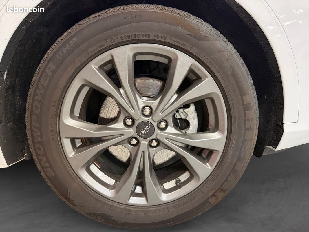 FORD KUGA III 2.5 FLEXIFUEL 190 FHEV ST LINE ECVT / Sieges AV - ARR + Volant Chauffant / CarPlay / Caméra (image 18)
