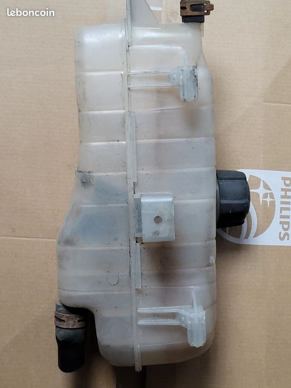 Vase de liquide de refroidissement clio 3 (image 1)