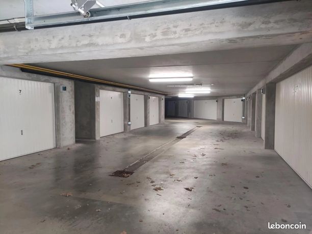 Parking/box 1 pièce 15 m²