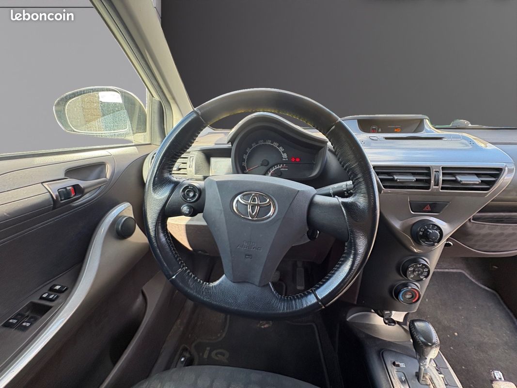 TOYOTA iQ iQ² 68 VVT-i MultiDrive, Boite Auto, Garantie 12 mois (image 12)