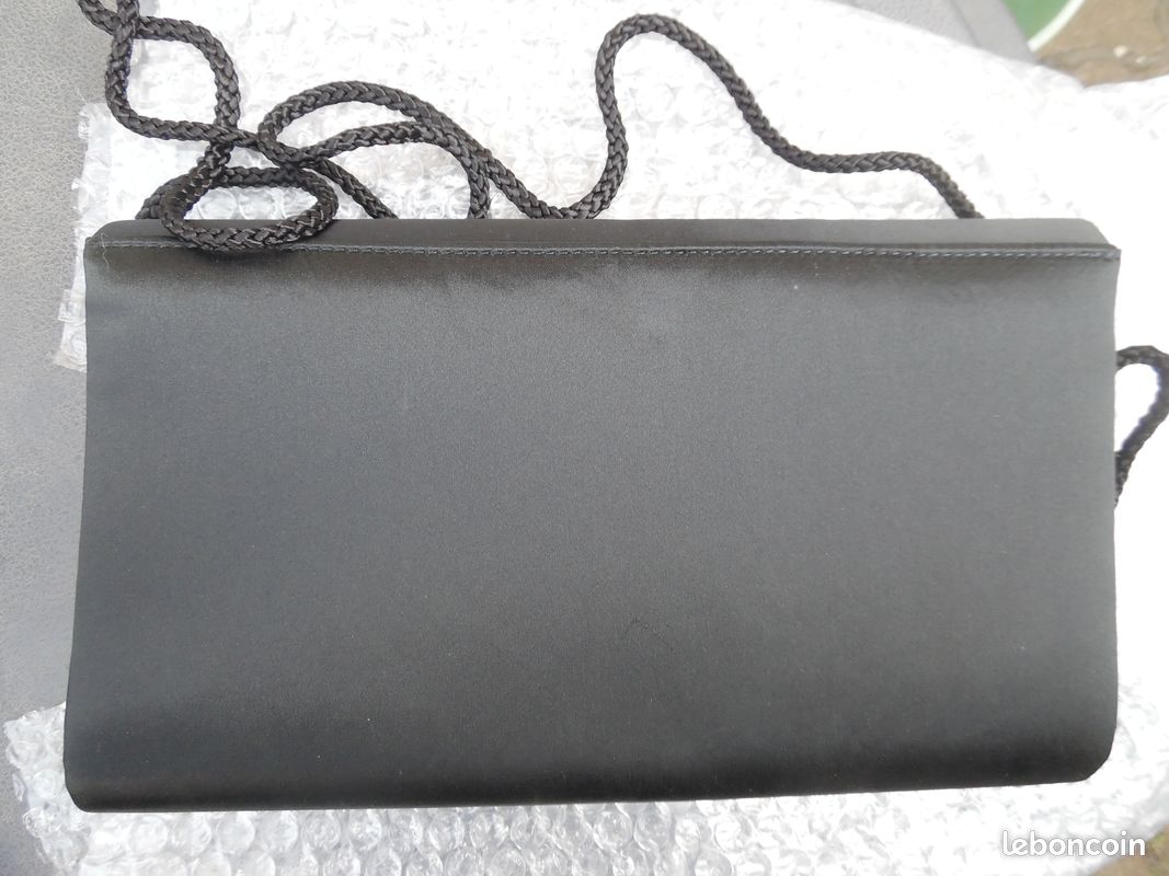 Pochette Cérémonie satin noir (image 2)