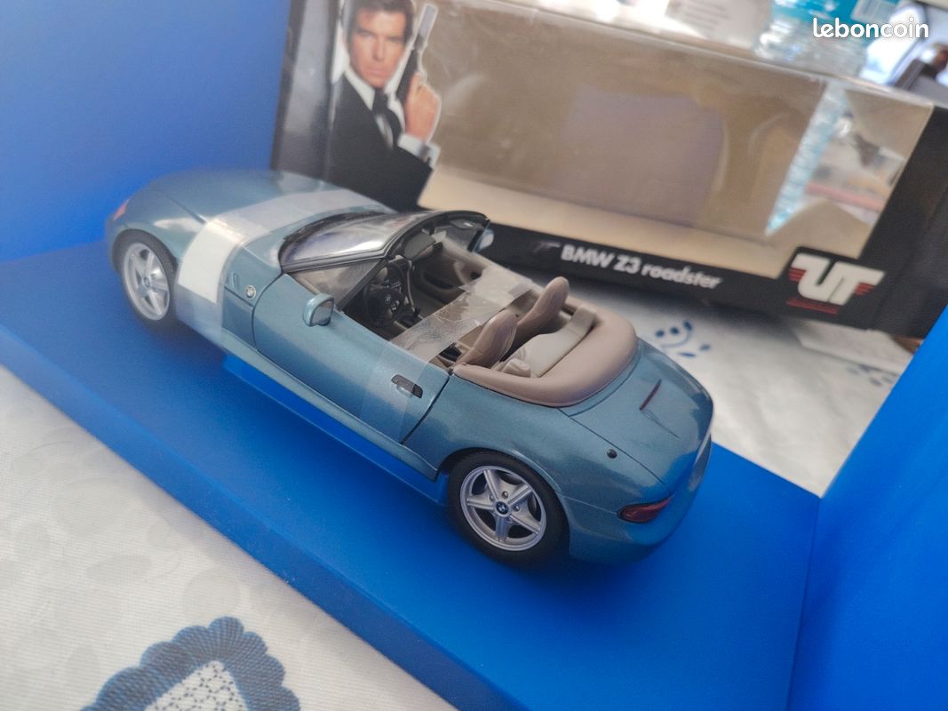 BMW Z3 Roadster Goldeneye - UT Models 1/18 - Neuf e