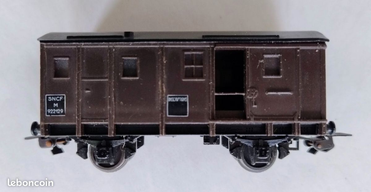 Train HORNBY éch 0 wagon à guérite EST avec système éclairage pour feu de queue