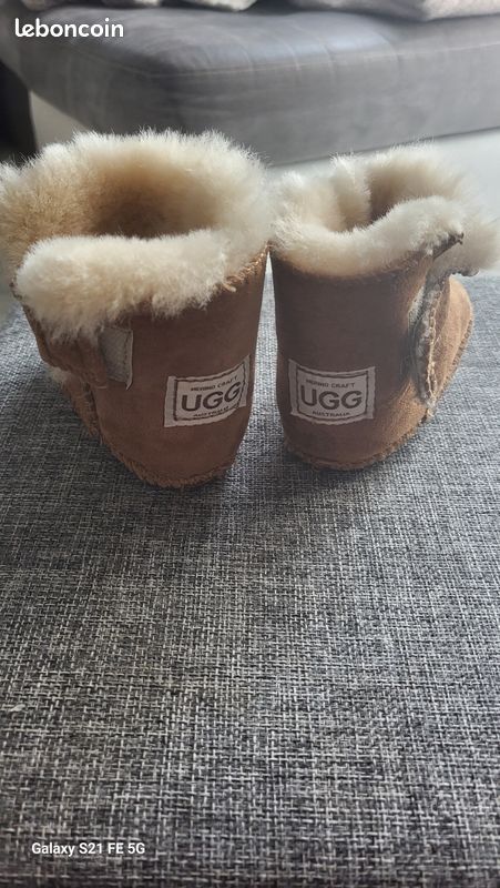 Bottines fourrées taille 20 UGG Chaussures