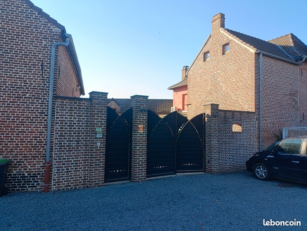 Maison 8 pièces 285 m² · à Lecelles · 285 m² · 495 000 €