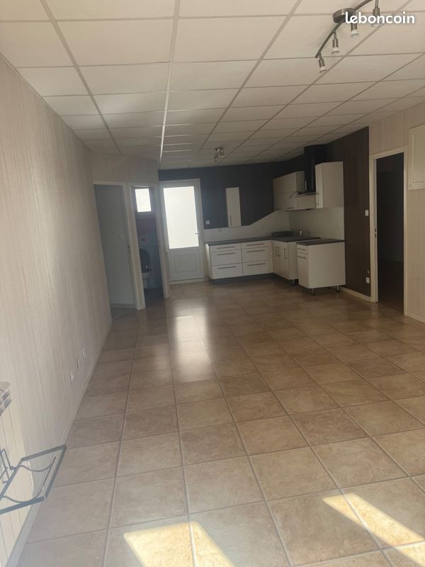 Appartement 3 pièces 70 m² · à Roanne · 70 m² · 630 €/mois