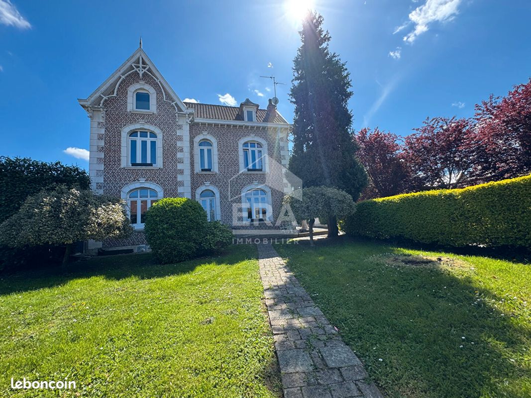 Maison 12 pièces 209 m² · à Annay · 209 m² · 644 900 €