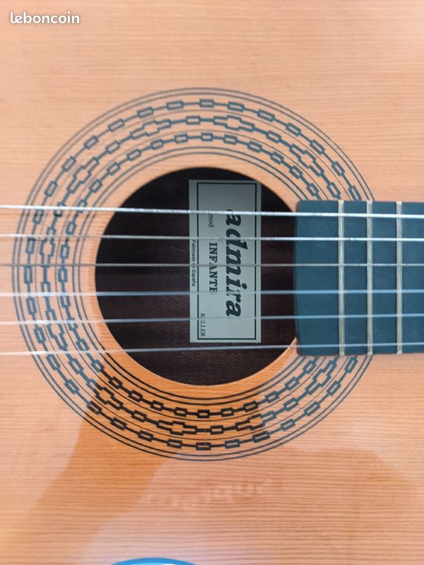 Guitare enfant (image 1)
