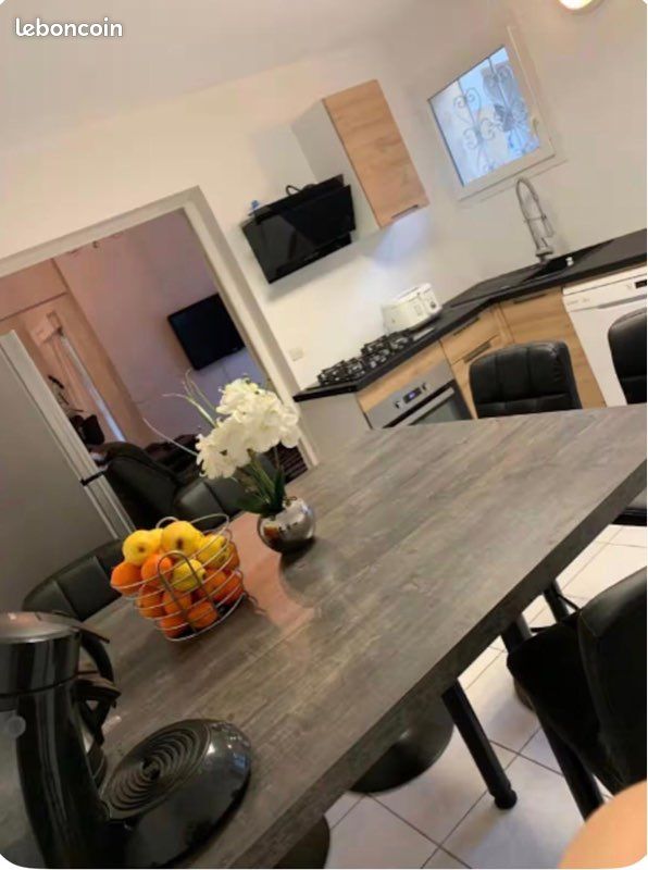 Maison 4 pièces 115 m² · à Nîmes · 115 m² · 1 400 €