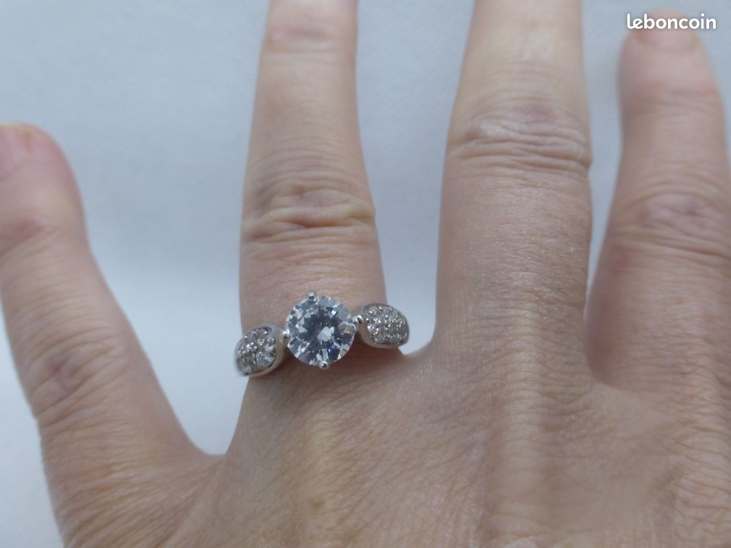 Bague neuve fantaisie métal et strass blanc 3,14gr t.56 (image 1)