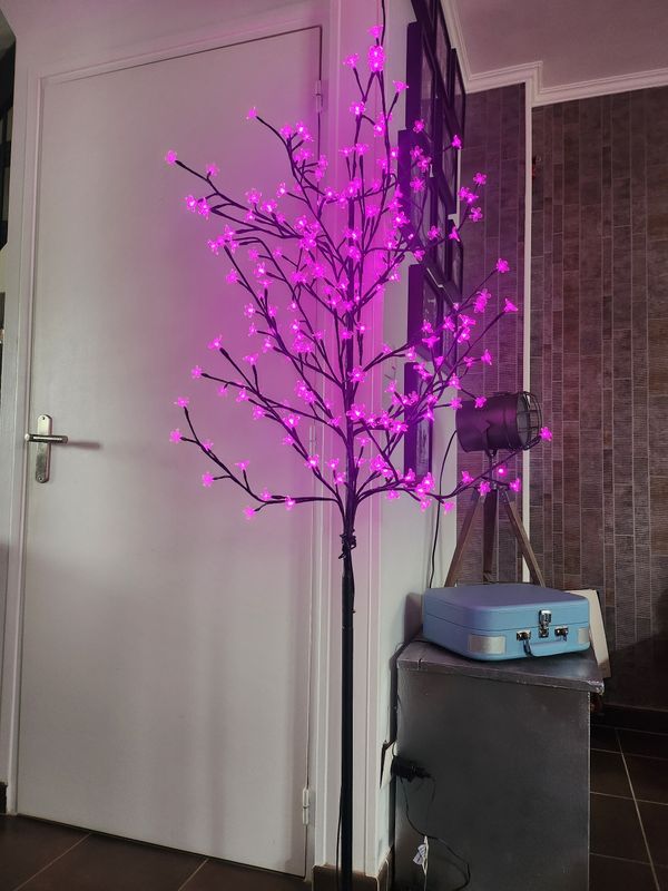 Arbre lumineux LED PINK TREE - Conforama