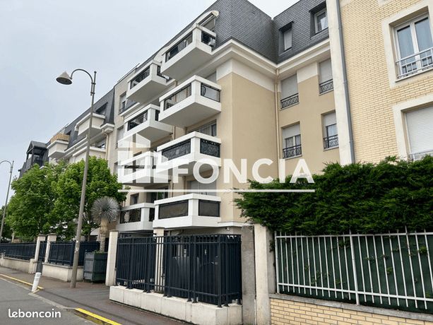 https://img.leboncoin.fr/api/v1/lbcpb1/images/e4/0c/0b/e40c0b1adf45cd22532e6420f3de72d8c74ba6b3.jpg?rule=ad-image