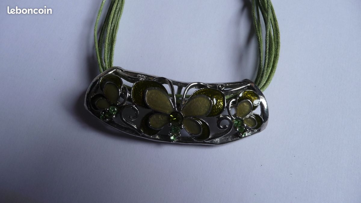 Collier fantaisie (image 2)
