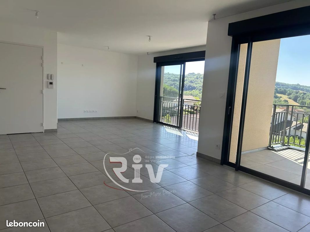 Appartement 3 pièces 80 m² · aux Côtes-d'Arey · 80 m² · 930 €/mois