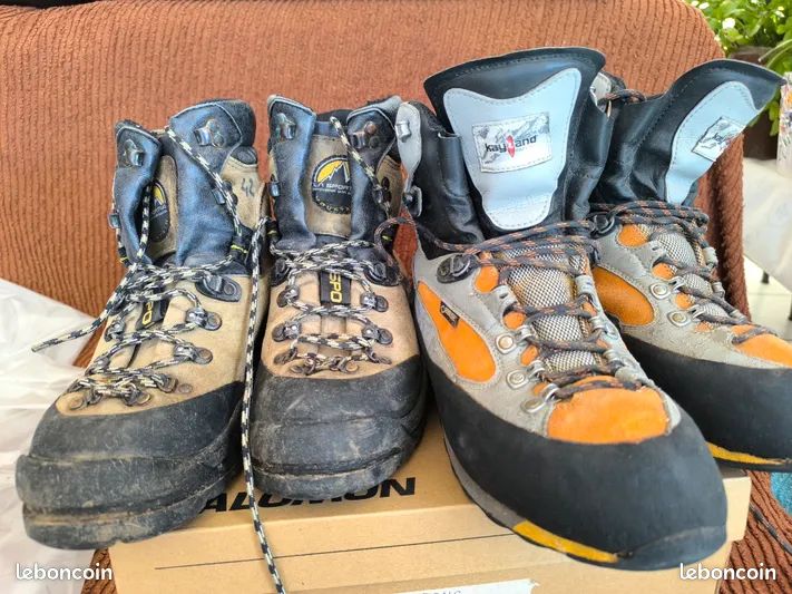 Matériel alpinisme, chaussures, piolets glace, crampons, guêtres