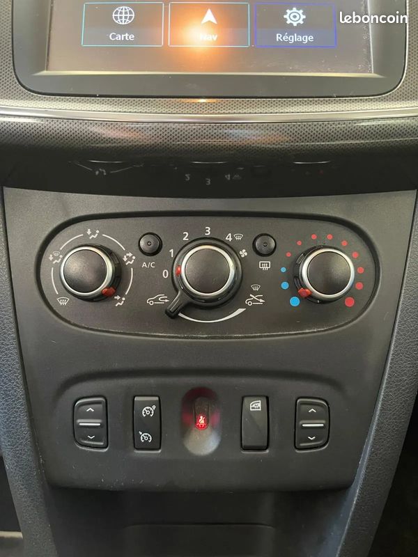 DACIA Sandero 1.5 D 95ch Stepway - 2019 - Caméra de recul - Phares LED - Navigation - Distribution OK (image 21)