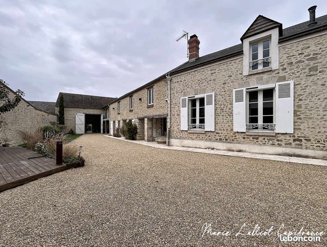Maison 7 pièces 260 m² · à Neuville-aux-Bois · 260 m² · 398 000 €