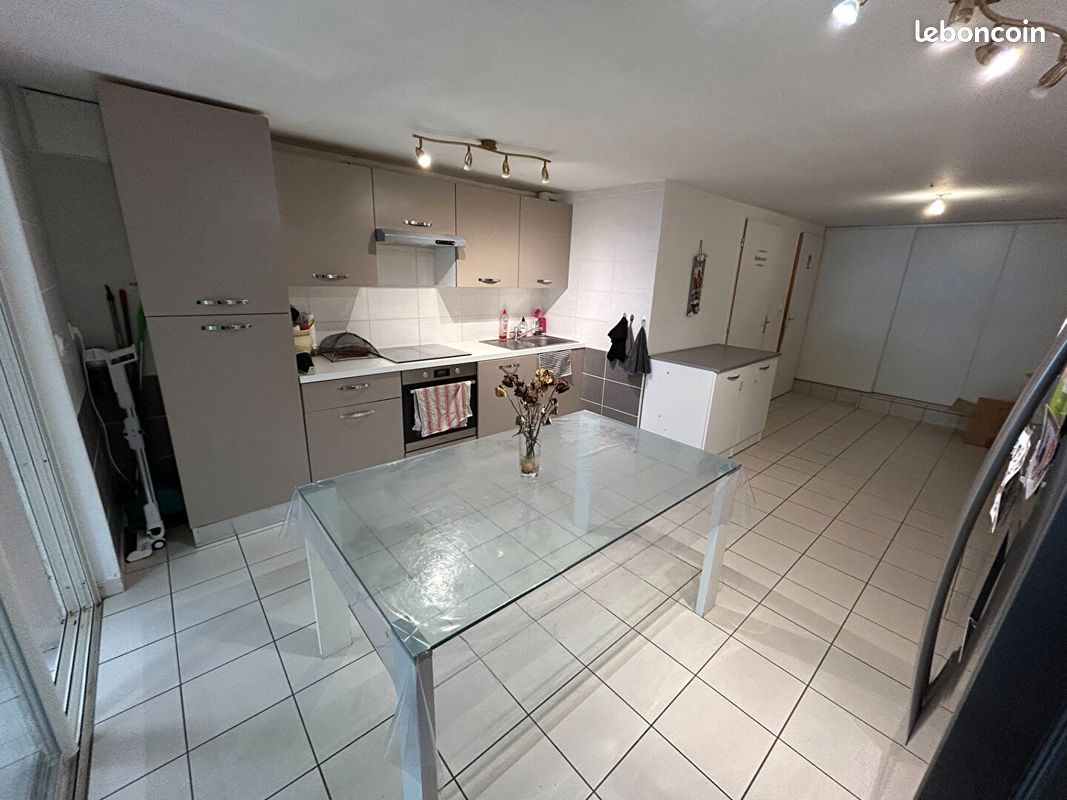 Appartement 3 pièces 122 m² · à Poitiers · 122 m² · 750 €