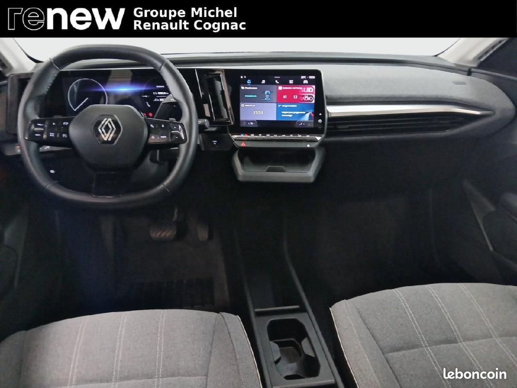 Renault Mégane E-TECH EV40 130ch standard charge Equilibre (image 8)