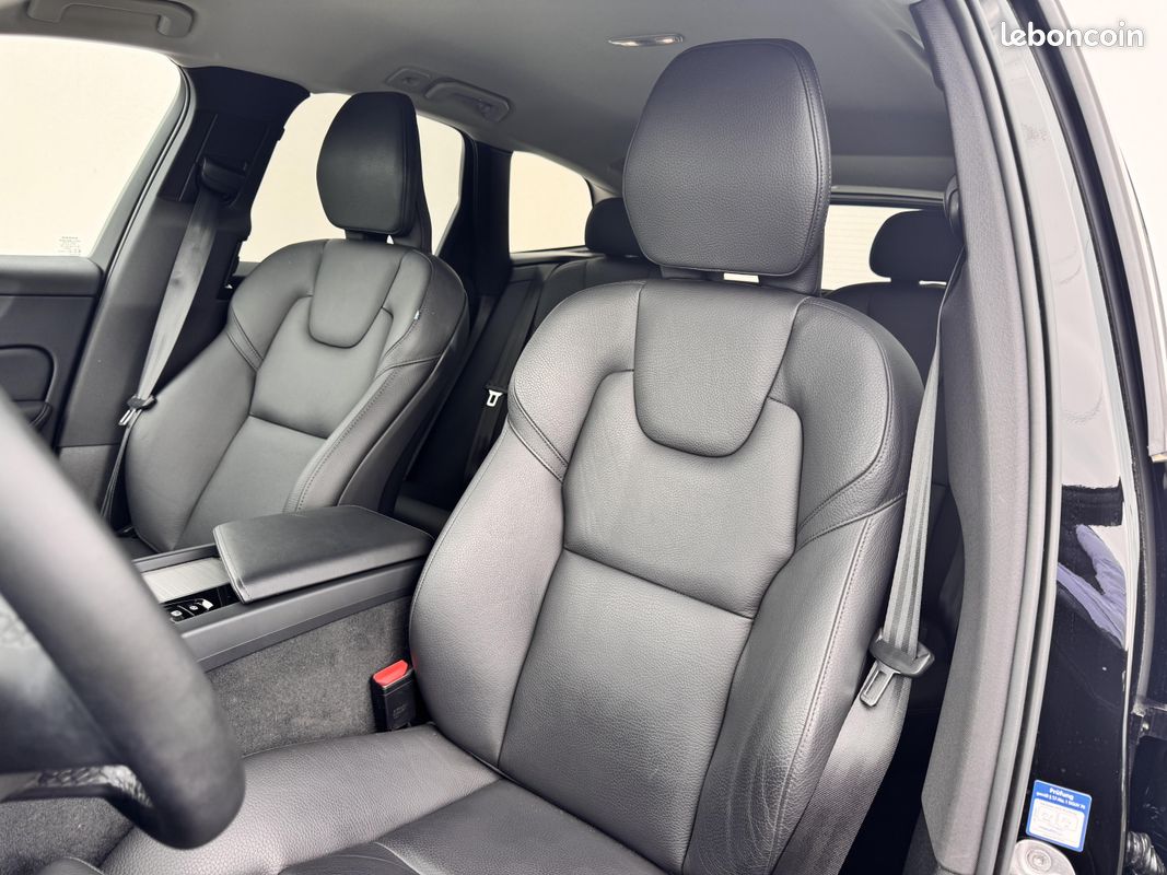 VOLVO XC60 B4 197 ch Geartronic 8 Plus Style Chrome (image 14)