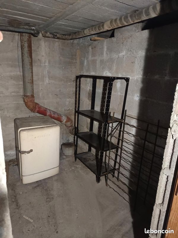 Local commercial 1 pièce 8 m² · à Bourgoin-Jallieu · 8 m² · 70 €