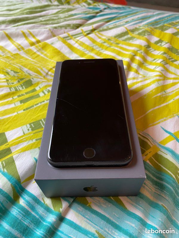 IPhone 8+ gris anthracite (image 1)