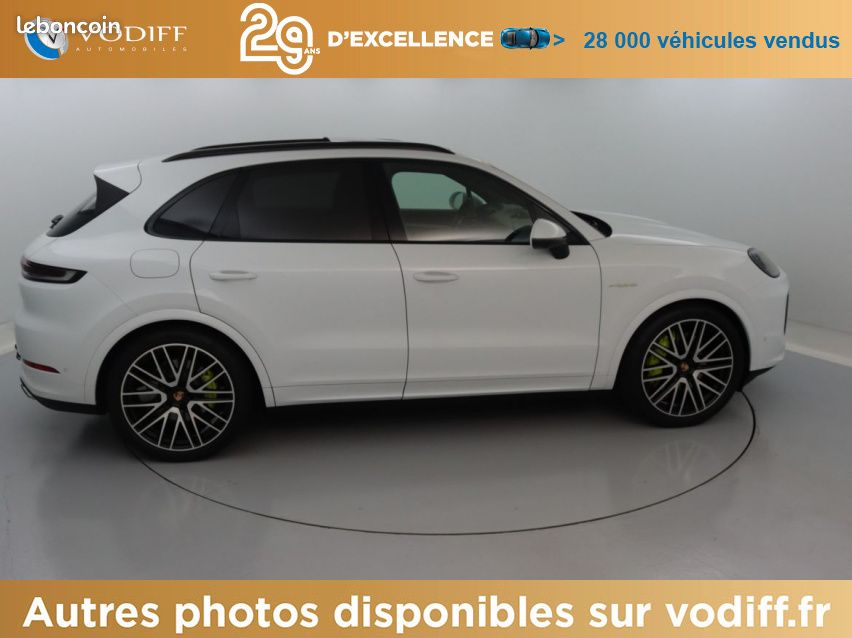 Porsche Cayenne E-HYBRID 470 CV (image 36)