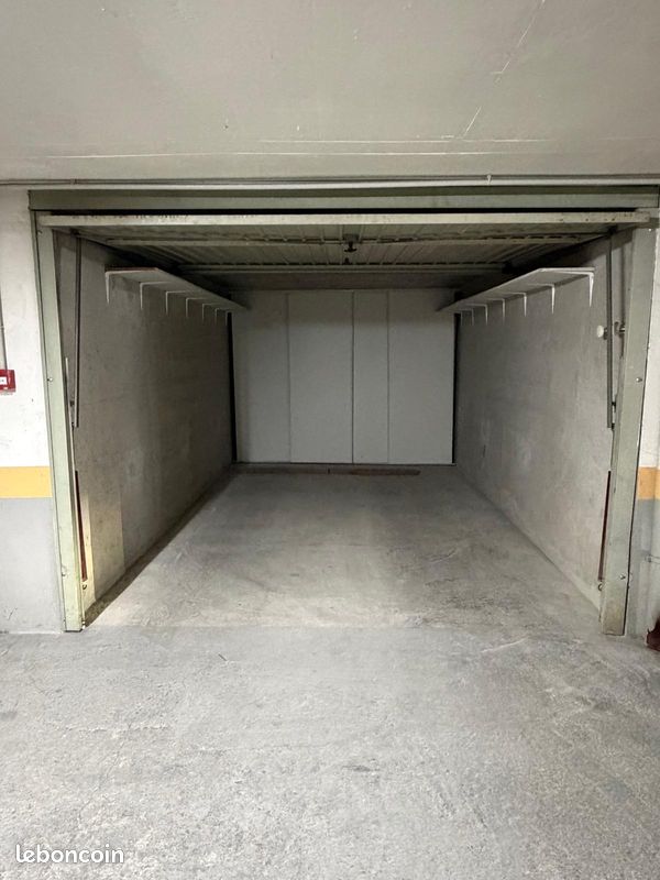 A louer garage ferme centre ville nice · 320 €/mois