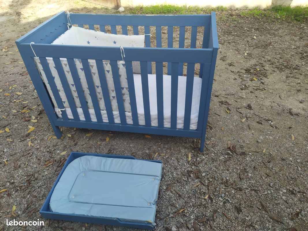 Lit bébé avec matelas 60x120, plan à langer compact (image 2)