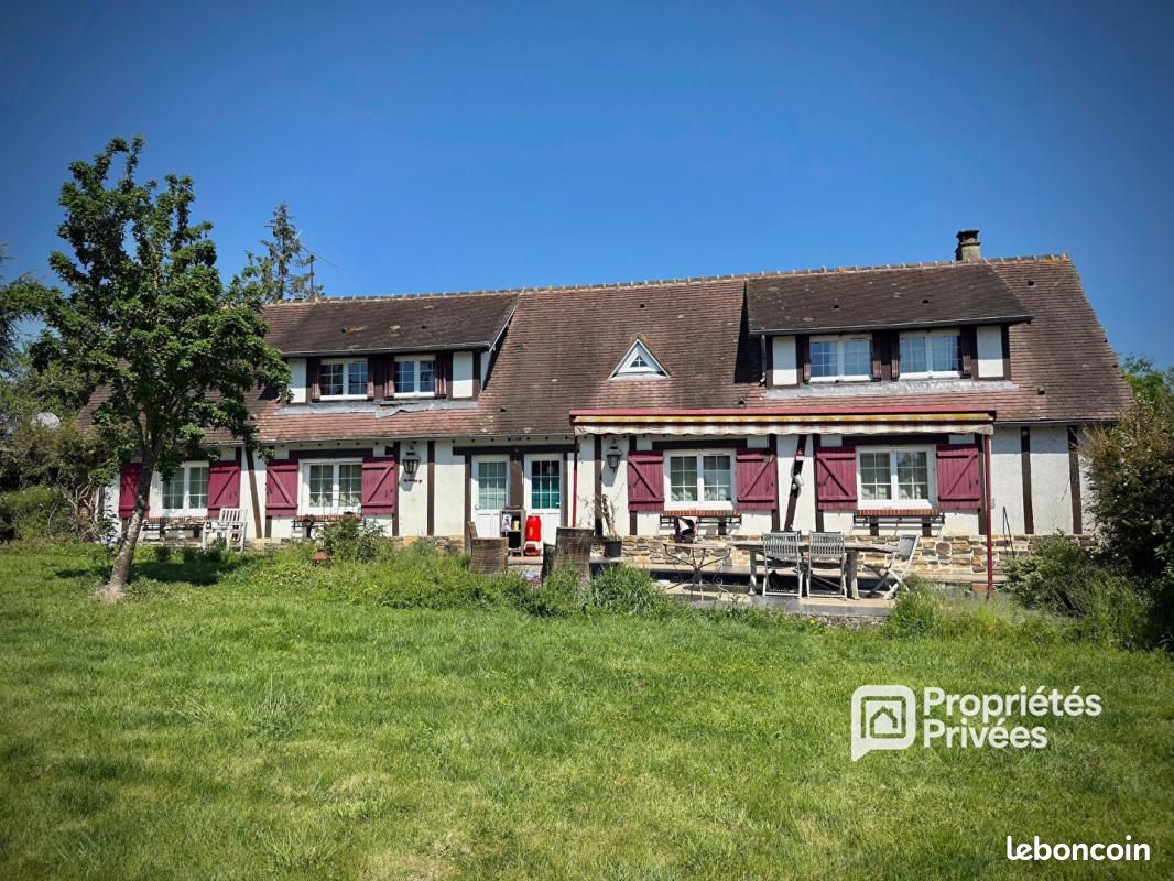 Maison 5 pièces 157 m² · à Mesnils-sur-Iton · 157 m² · 310 000 €