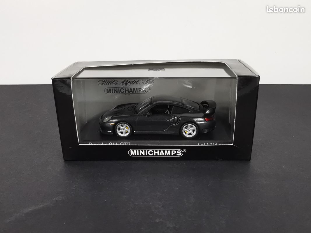 Porsche 911 (996 II) GT2 de 2000 noire Basalte 1/43 Minichamps (3216