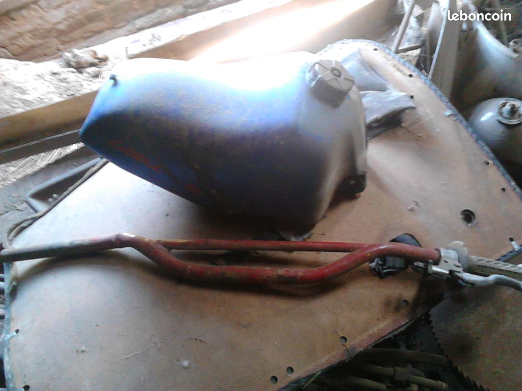 Guidon et ecope radiateur moto Suzuki 125 rm (image 1)