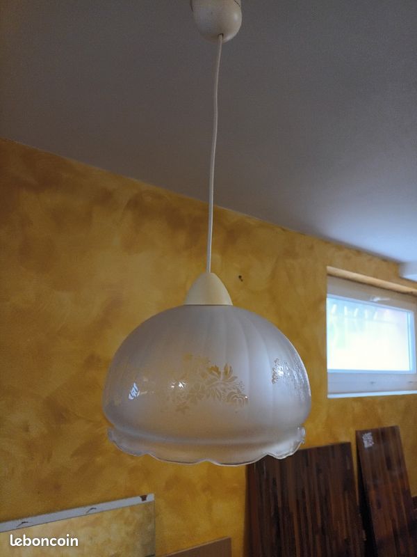 Lustre (image 1)