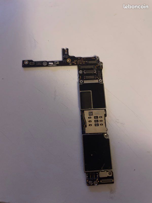 Carte mère iPhone 8 Plus H.S - Téléphones & Objets connectés